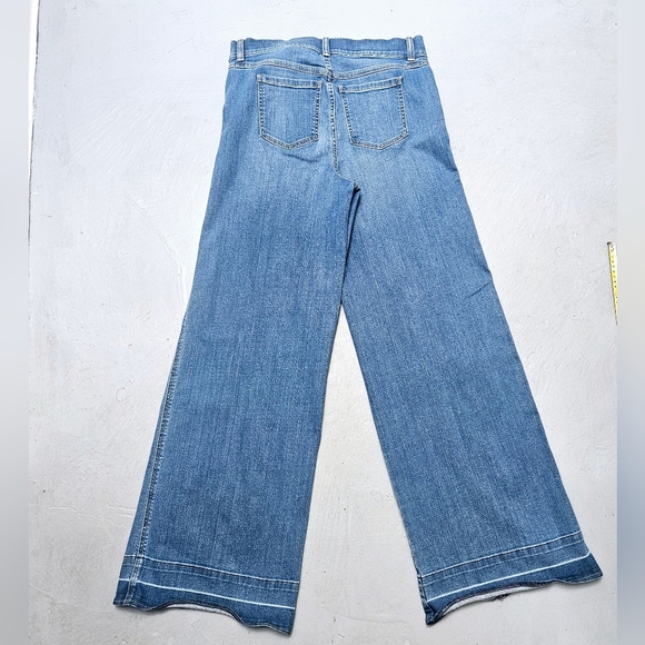 SPANX Sz L ShapeWear Light Blue 360 Authentic Wide Leg Denim Jeans - Picture 3 of 11